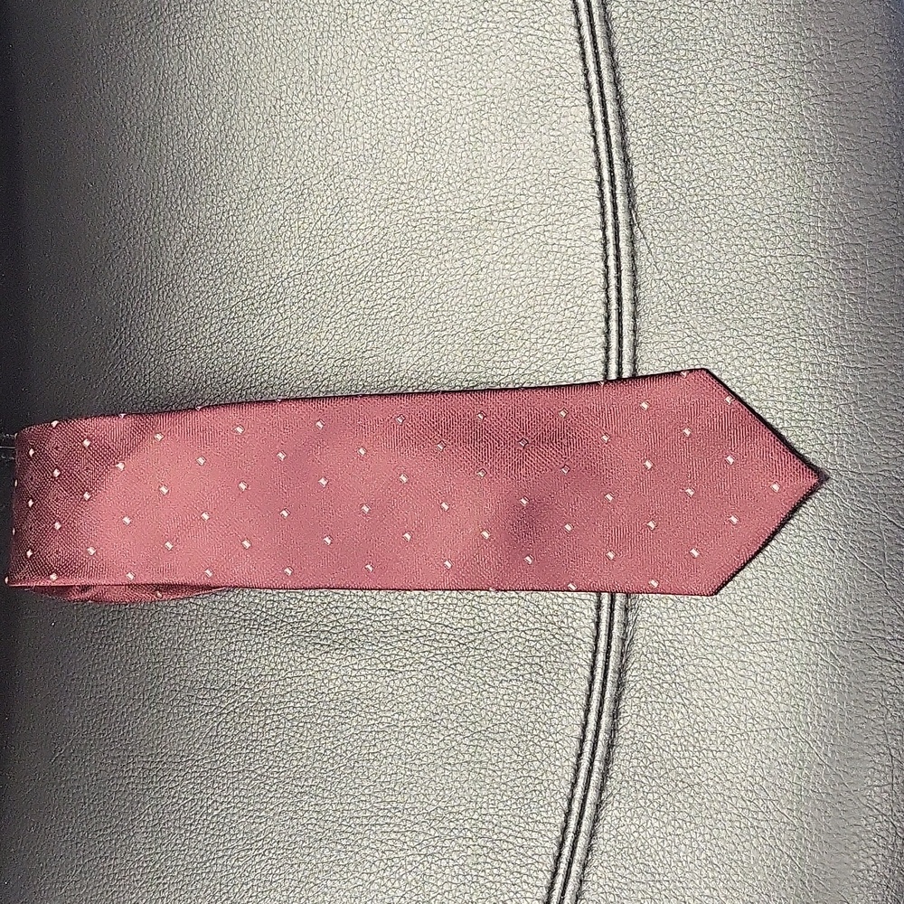 Burgundy Men's Tie with Subtle Silver Dot Pattern